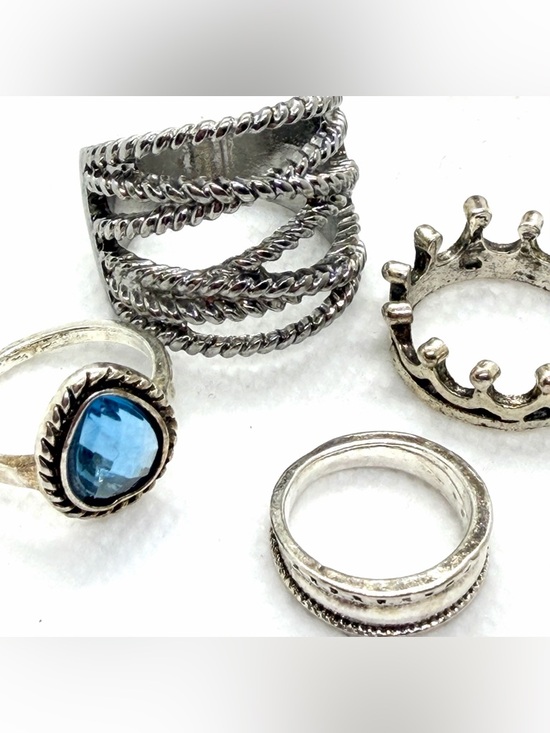 Jewelry - 4 Silver Plated Boho Assorted Rings